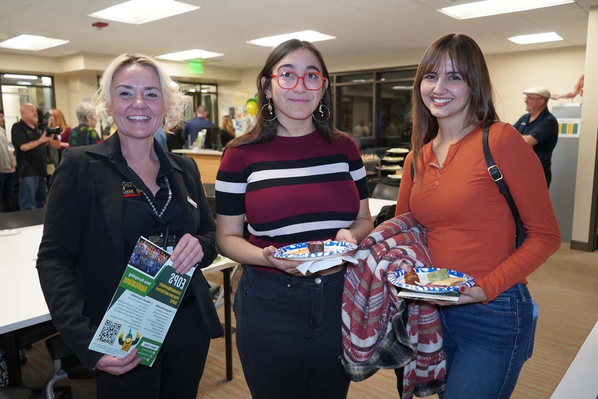 Students at the STEM/MESA Open House.