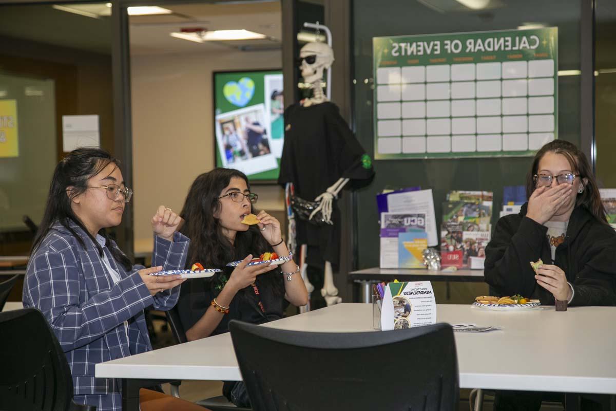 Students at the STEM/MESA Open House.